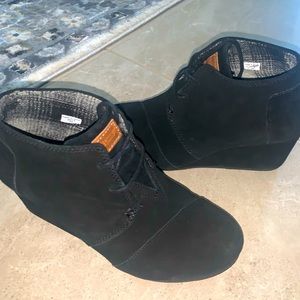 TOMS Womens Kala Fabric Closed Toe Ankle Boots / Booties Black Suede Size 8